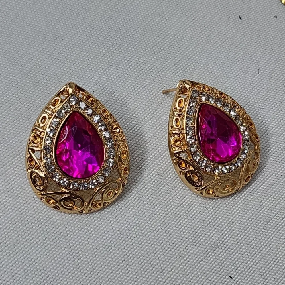 ​Vintage Multicolor Rhinestone Statement Necklace & Teardrop Earrings Set